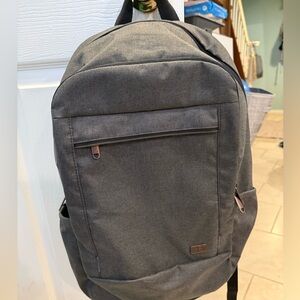 LIKE NEW Case Logic 15.6" Laptop Backpack